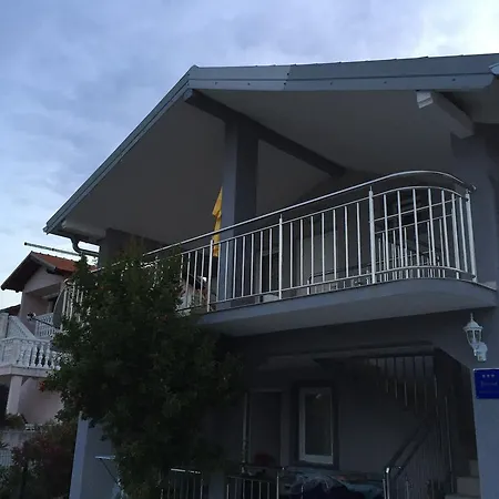 Haus Hanna شقة